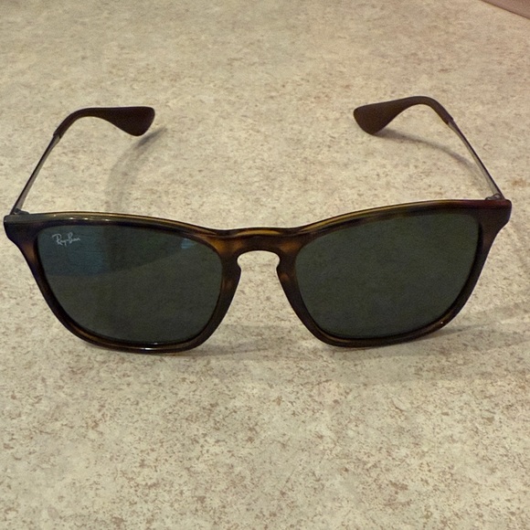 Ray-Ban Sunglasses - Picture 1 of 9